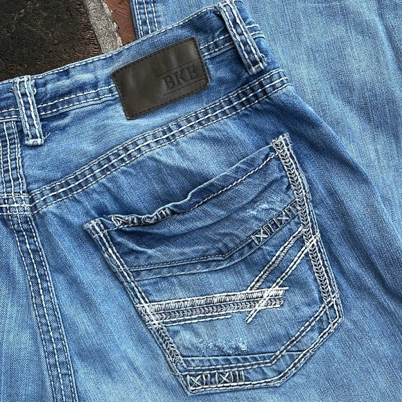 BKE Tyler Straight medium wash Jeans size 36R - Picture 2 of 7